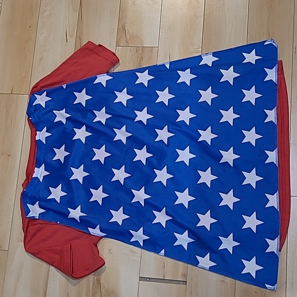 DC Wonder women women's large (fits more like a medium) t-shirt - Picture 2 of 5